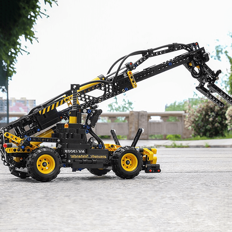LEGO MOC Pneumatic Forklift | 802pcs - Brick Car Merchant