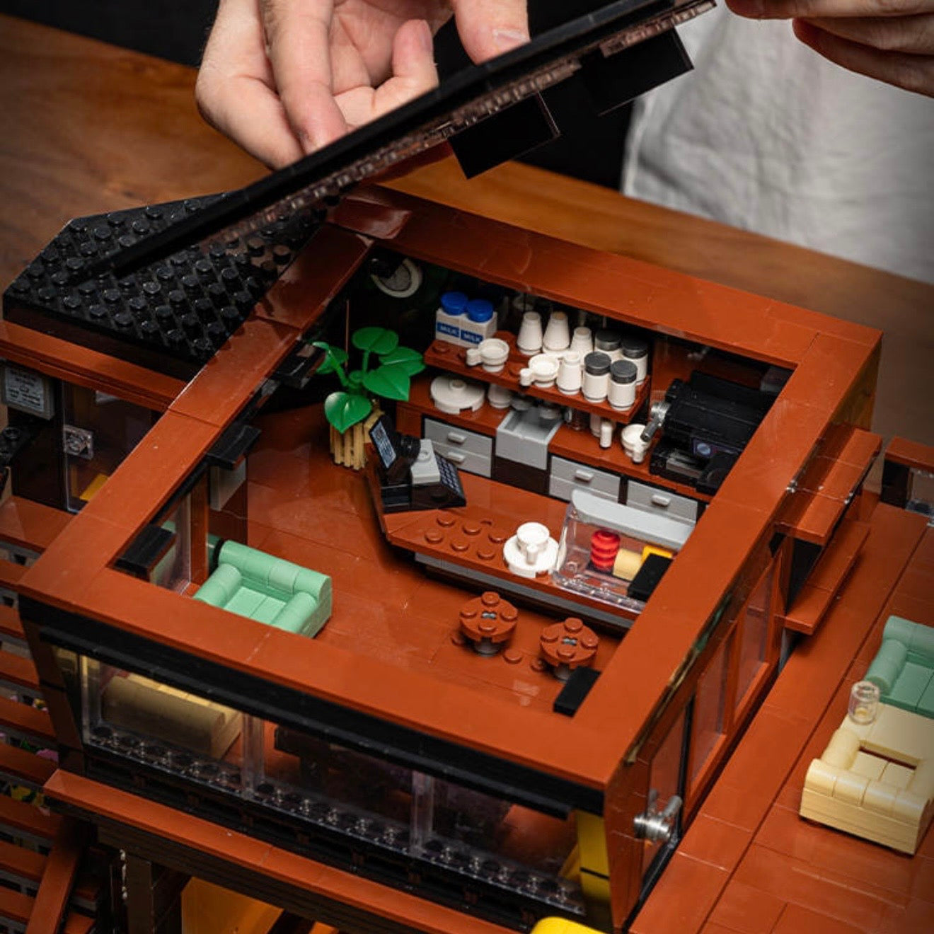 Brick MOC Coffee Car Club | 2498pcs - Brick Car Merchant