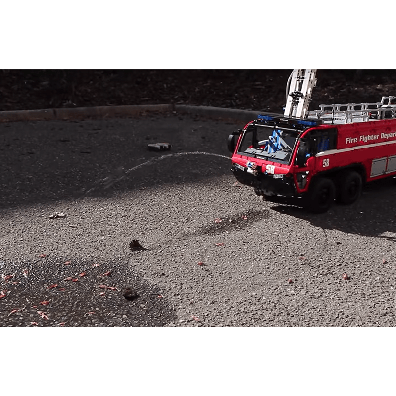 Brick MOC Pneumatic Airport Rescue Truck | 6653pcs - Brick Car Merchant