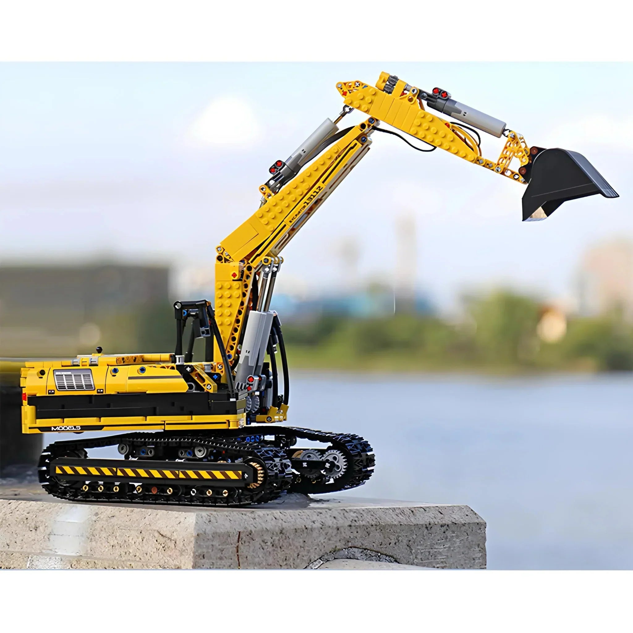 Brick MOC RC Heavy-Duty Excavator | 1830pcs - Brick Car Merchant