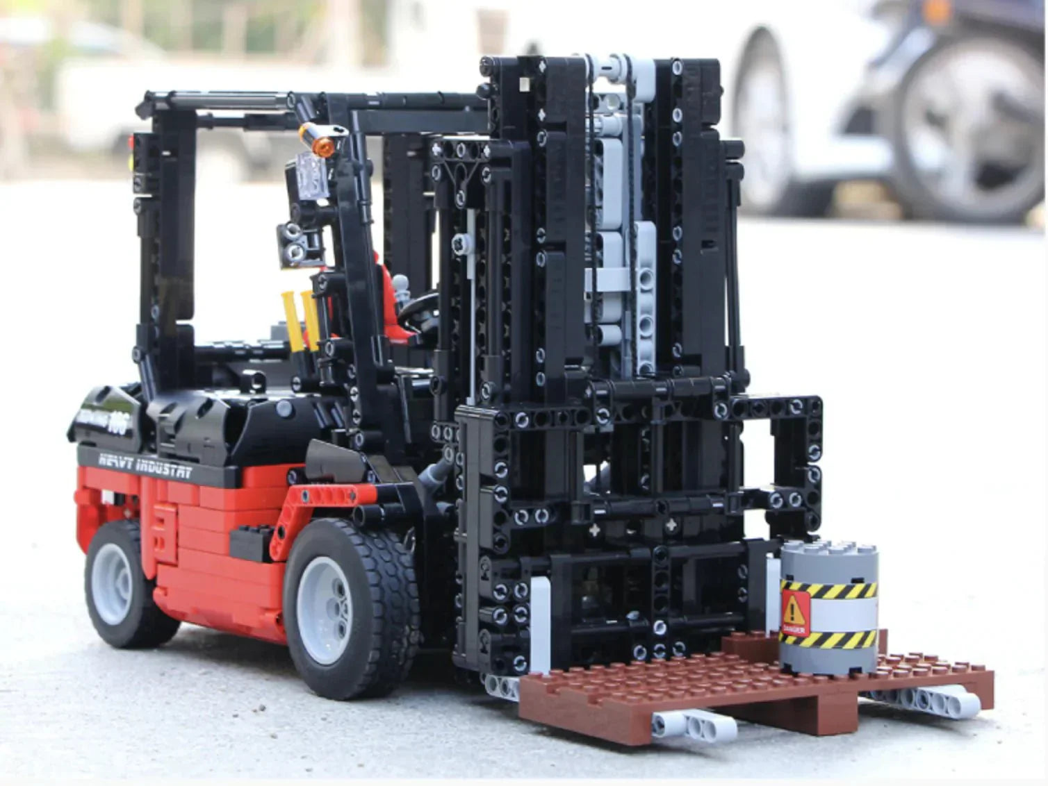 Brick MOC RC Industrial Forklift | 1719pcs - Brick Car Merchant