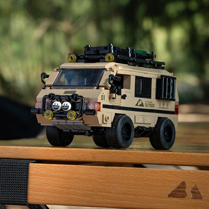 Brick MOC Retro 4x4 Camper Van - Brick Car Merchant
