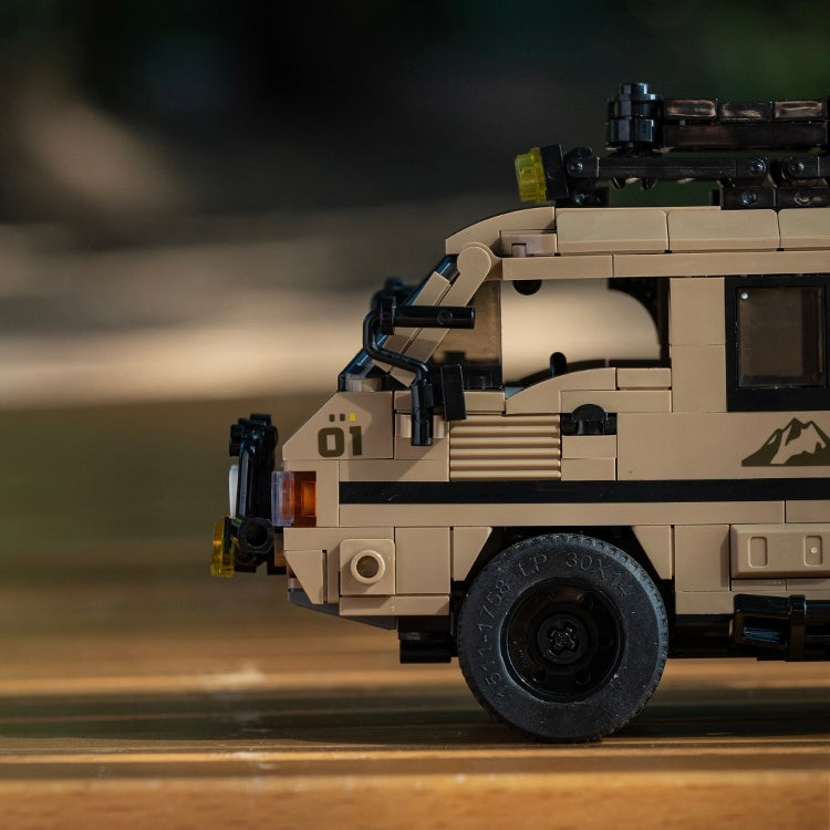 Brick MOC Retro 4x4 Camper Van - Brick Car Merchant