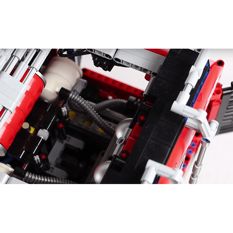 Brick MOC Pneumatic Airport Rescue Truck | 6653pcs - Brick Car Merchant