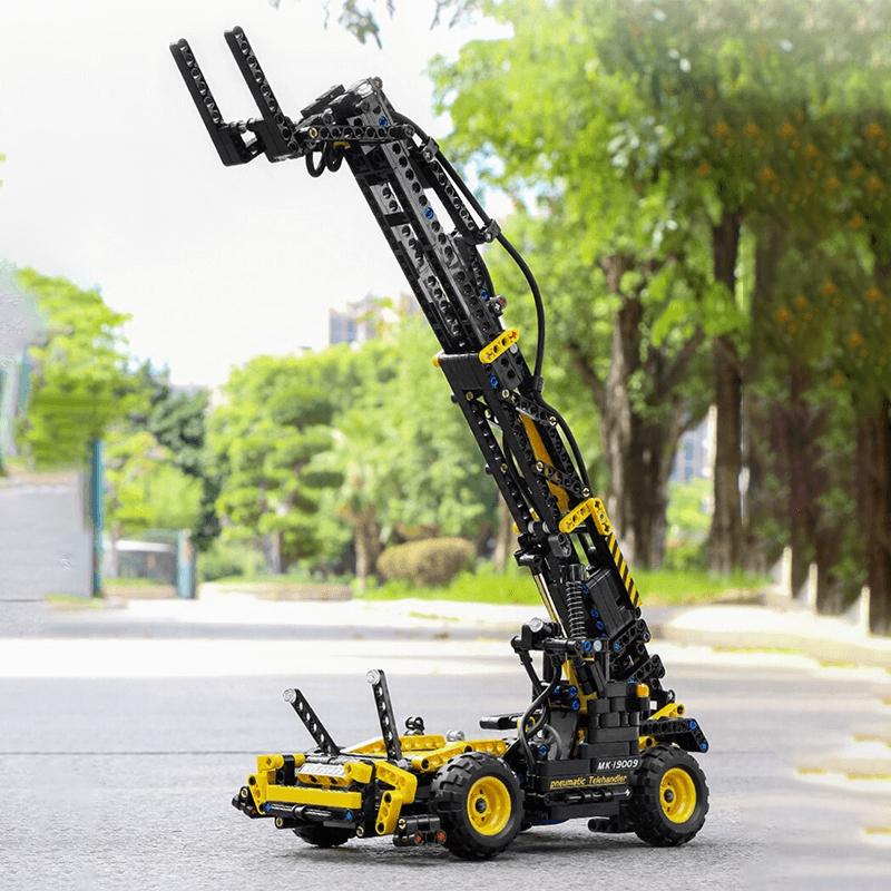 Brick MOC Pneumatic Forklift | 802pcs - Brick Car Merchant