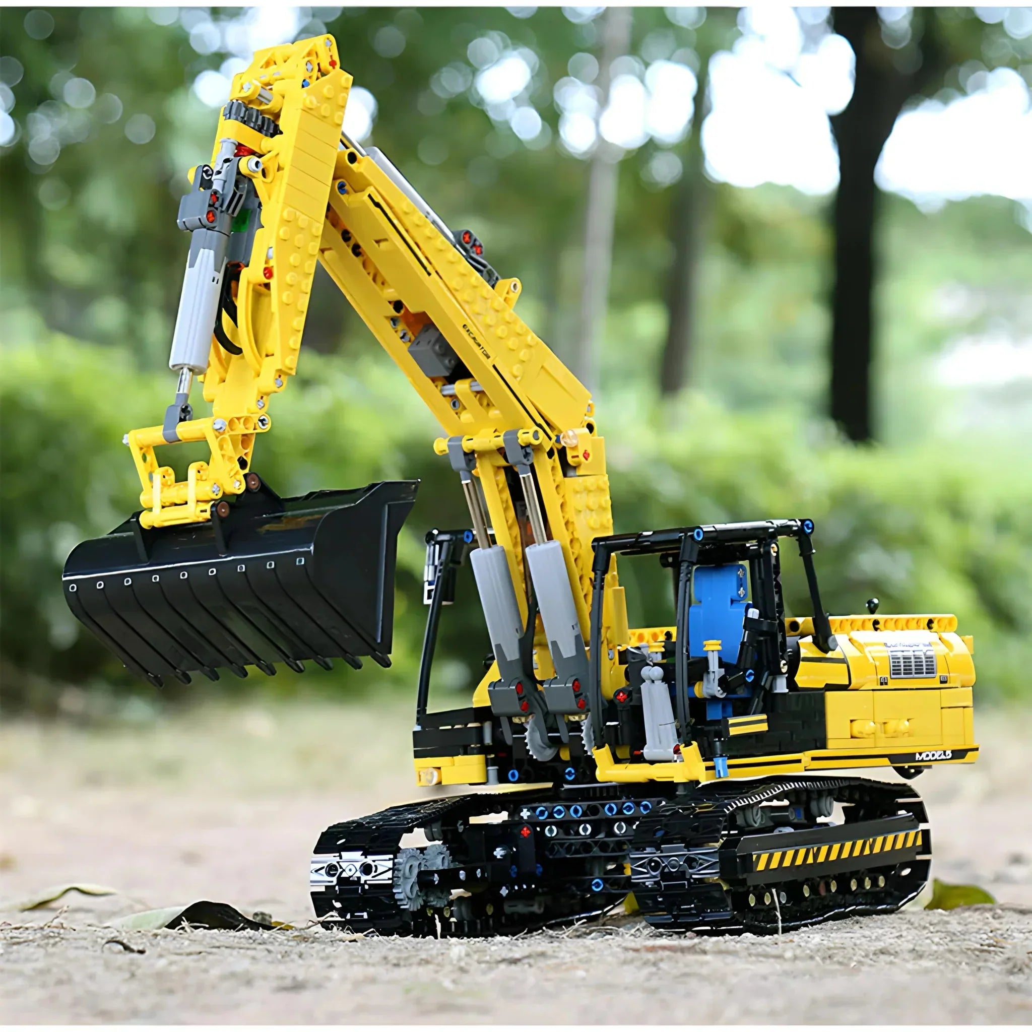 Brick MOC RC Heavy-Duty Excavator | 1830pcs - Brick Car Merchant