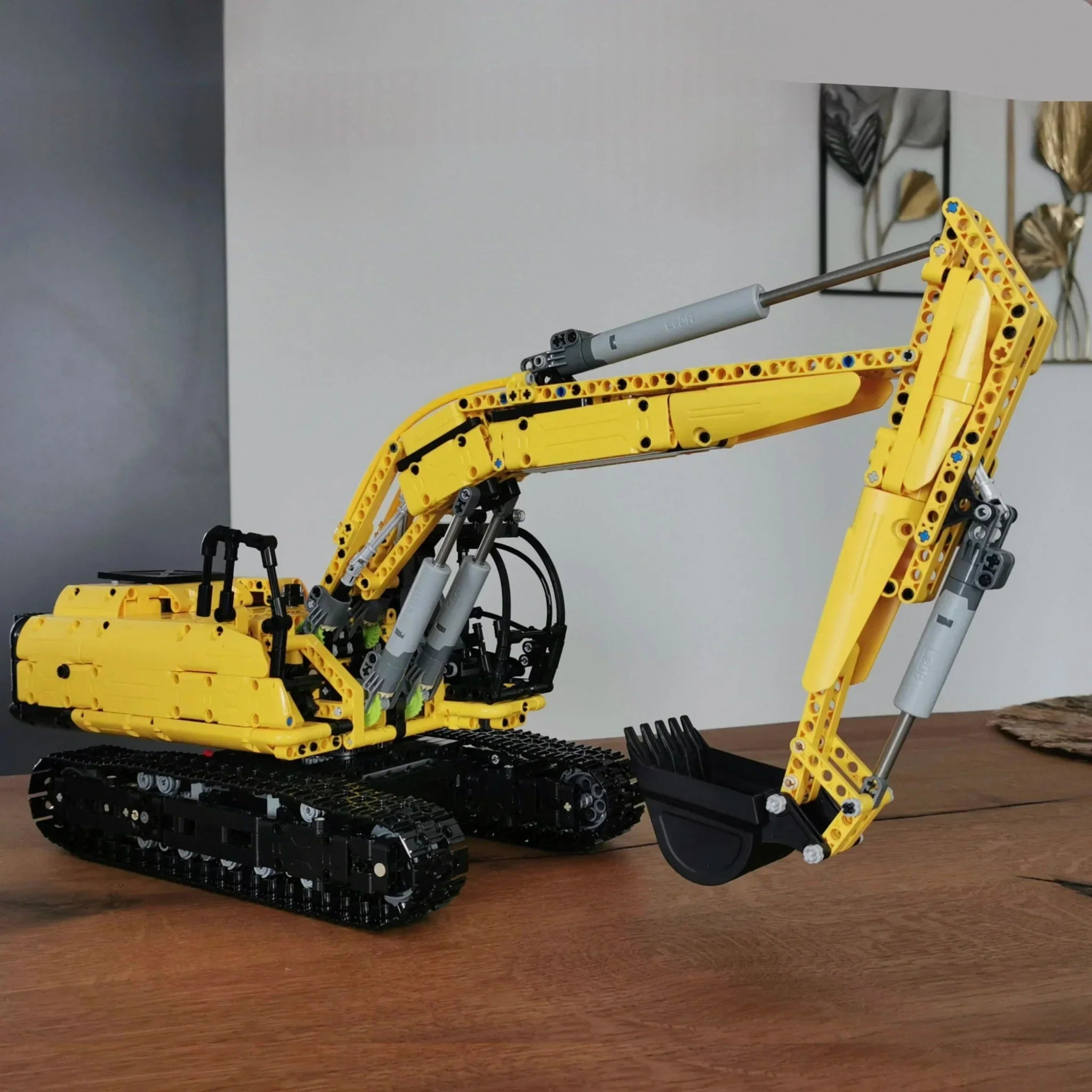 Brick MOC RC Heavy-Duty Excavator | 1830pcs - Brick Car Merchant