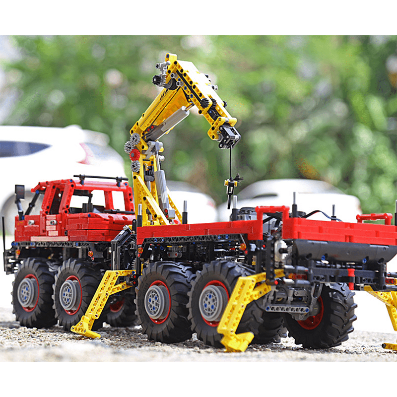 Brick MOC RC Logging Truck | 3068pcs - Brick Car Merchant