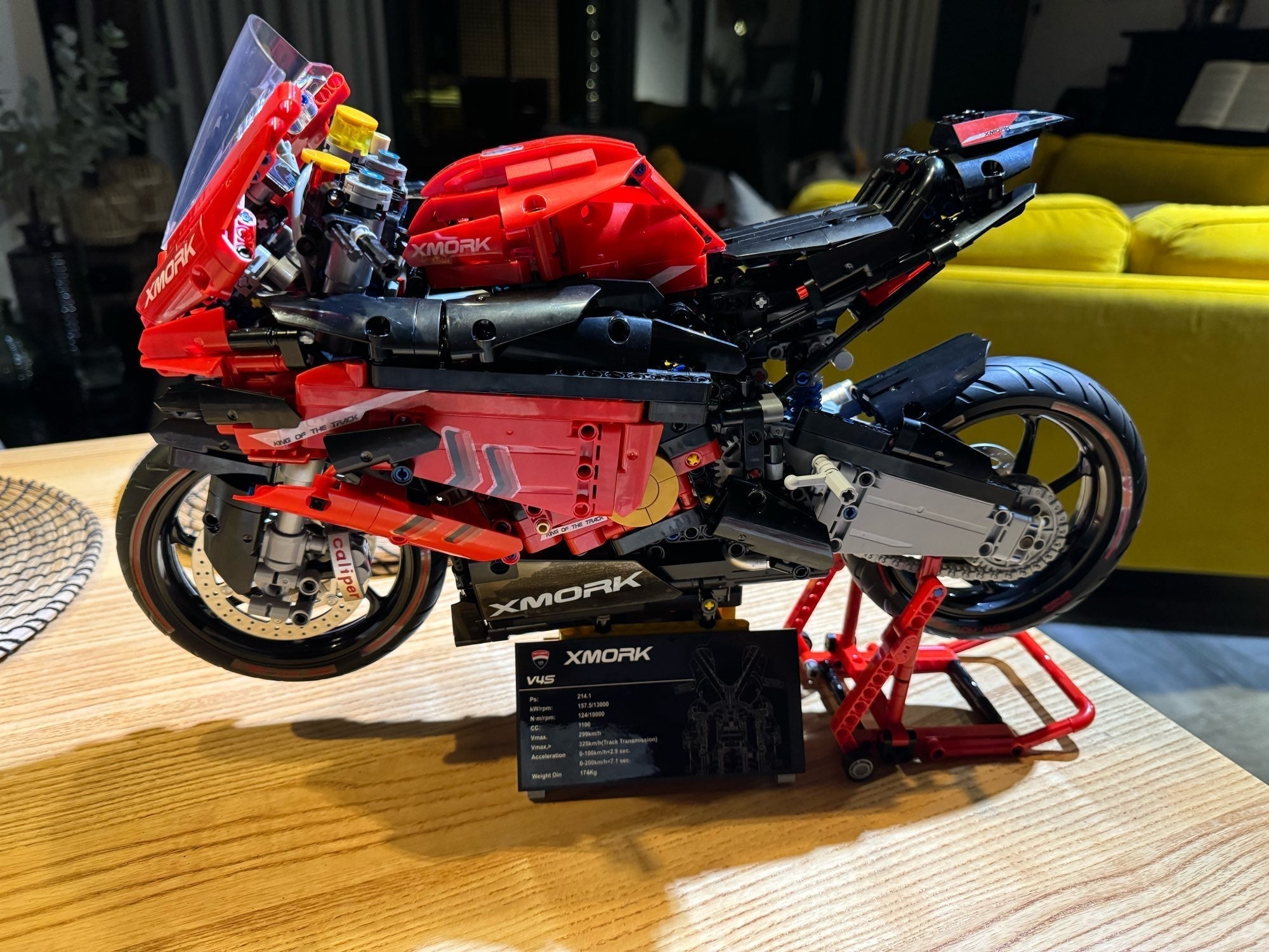 Brick MOC V4 Streetfighter Superbike | 2008pcs - Brick Car Merchant